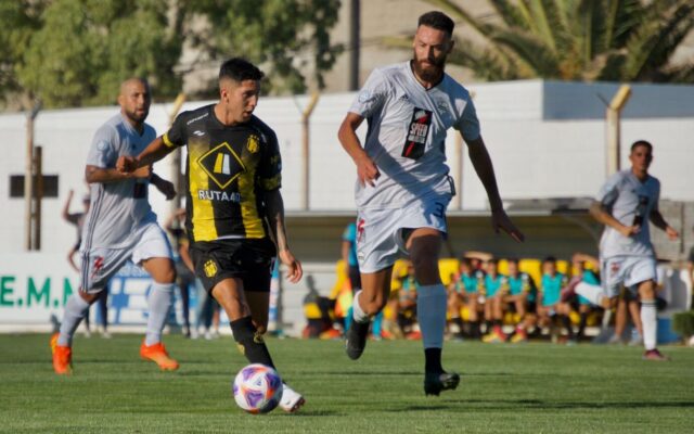 Con árbitros para Madryn y Brown que juegan de local