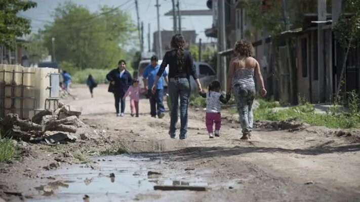 La pobreza subió a 39,2% en el segundo semestre del 2022, según el INDEC