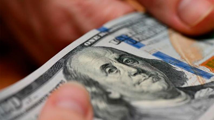 La cotización del dólar libre volvió a subir y cerró a 432 pesos