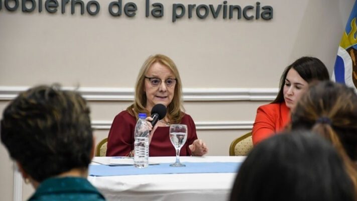 Alicia Kirchner pidió que los chicos no pierdan más clases