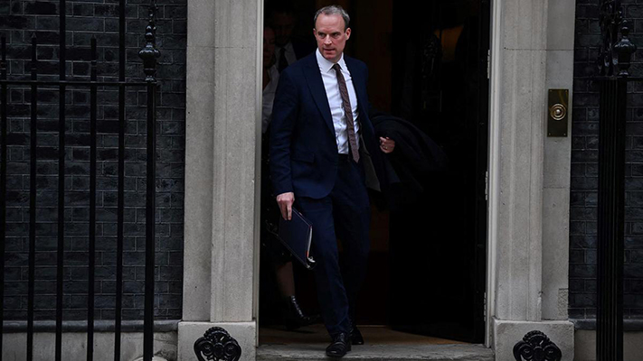 Denunciado por acoso laboral, renunció el viceprimer ministro británico