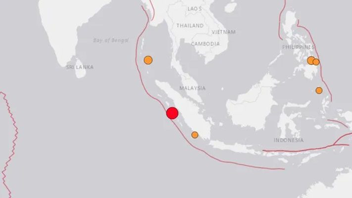 Un terremoto de 7,3 sacudió Indonesia y emiten alerta de tsunami