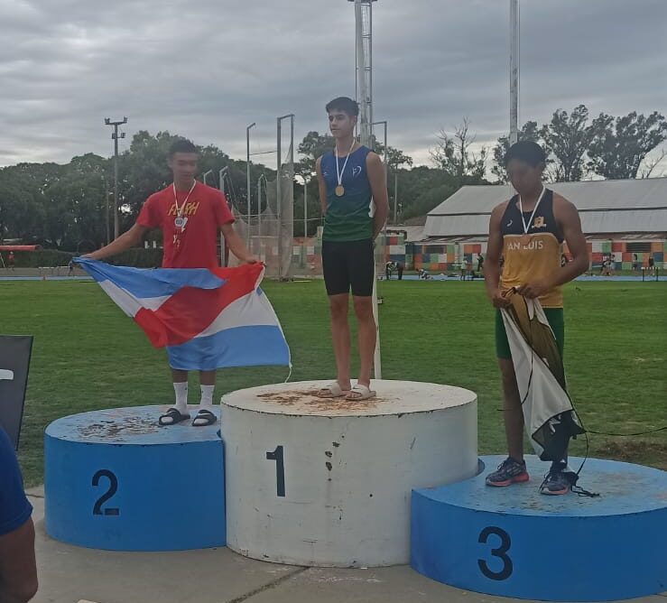 Agustin Coronel cerró su actuación en el Nacional U20 con el oro en 400 metros con vallas