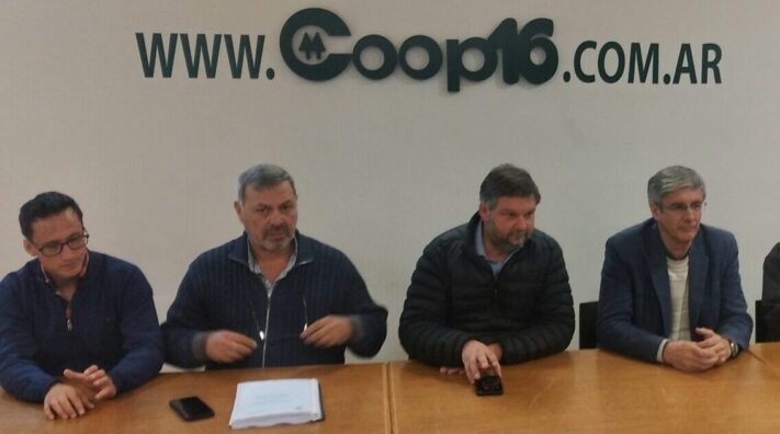 Etiquetas: Aeropuerto, cordillera, electricidad, esquel, Igón, ongarato