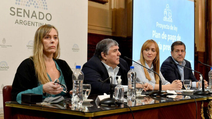funcionarios, JOSÉ MAYANS, JULIANA DI TULLIO, ley antidoping