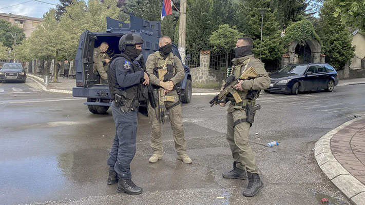 Serbia puso al Ejército en máxima alerta de combate tras actos de violencia en Kosovo