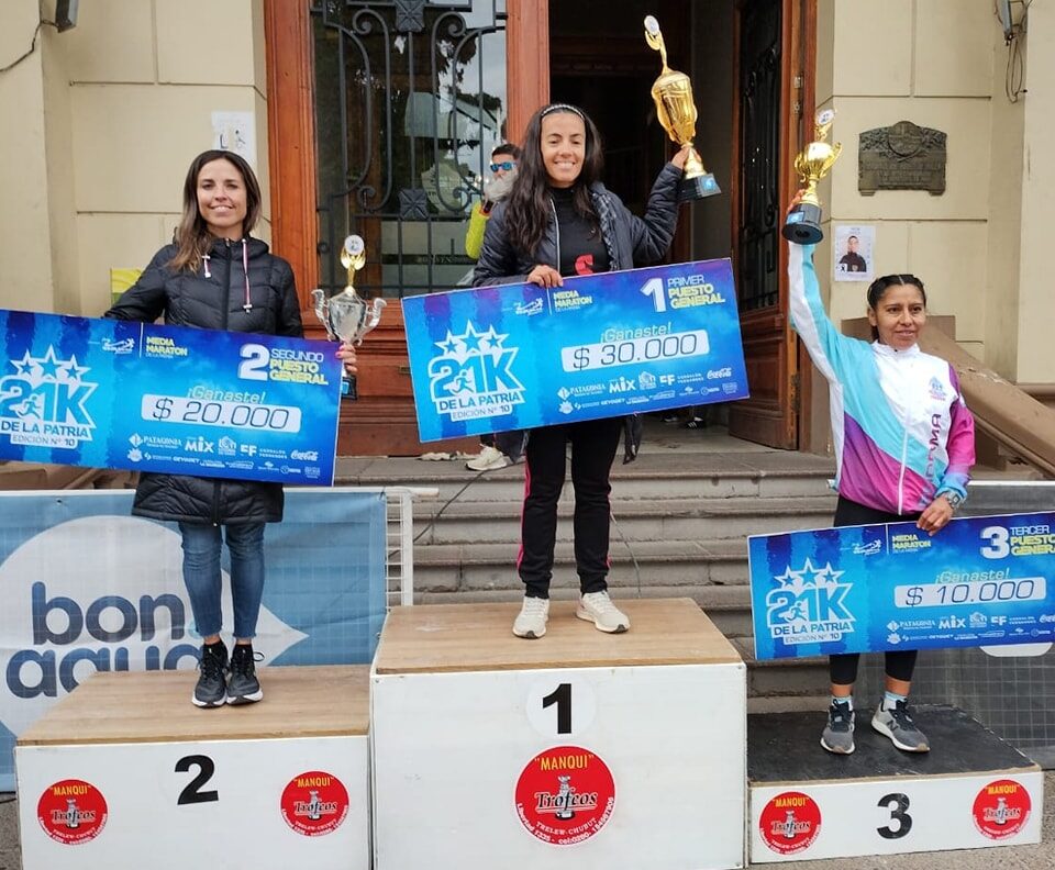 Joaquín Arbe y Roxana Vallejos ganaron la media maratón “Día de la Patria”