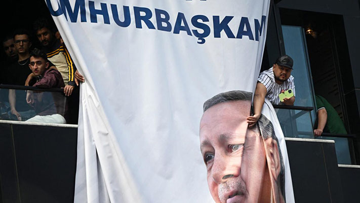 Turquía camina hacia el balotaje por el borde del abismo