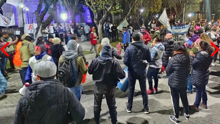 ADOSAC cerró 3 días de paro con marcha de linternas y antorchas