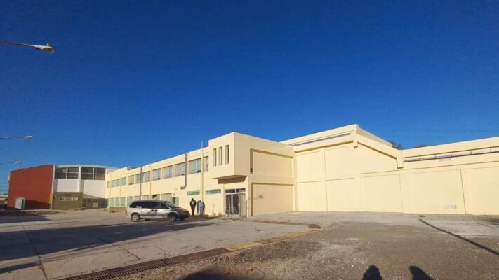 Etiquetas: 750, escuela, puerto madryn, refacción