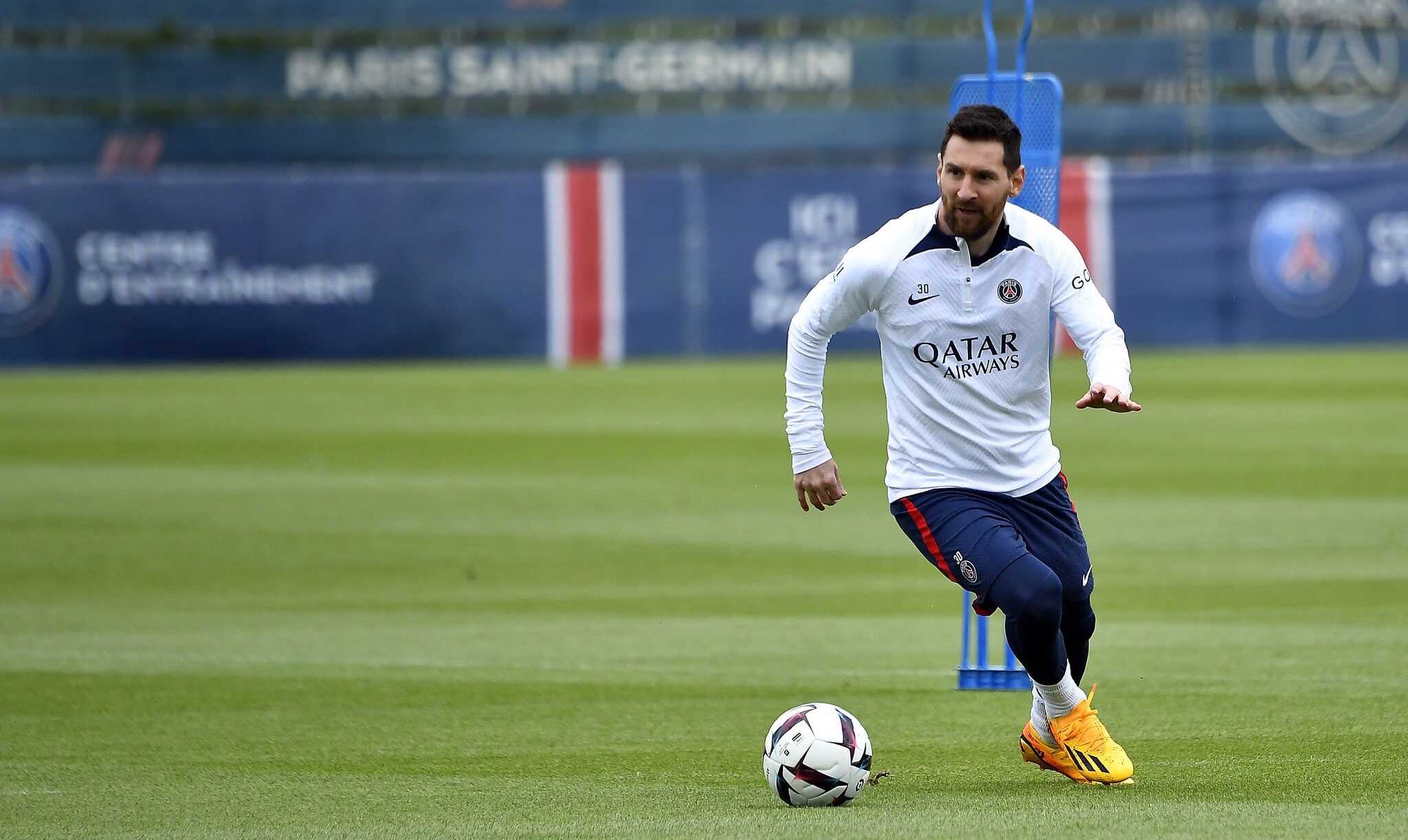 Luego de pedir disculpas y volver a entrenar, Lionel Messi será inicial mañana con el PSG