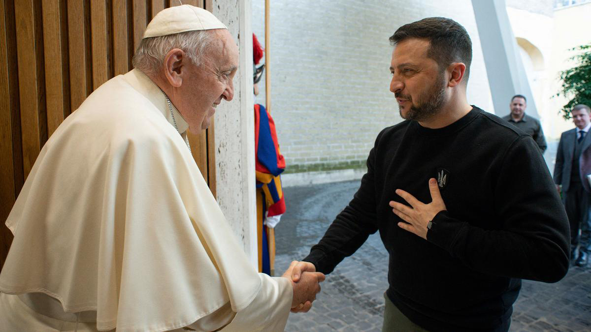 El Papa comunicó a Zelenski su «oración constante» por la paz en Ucrania