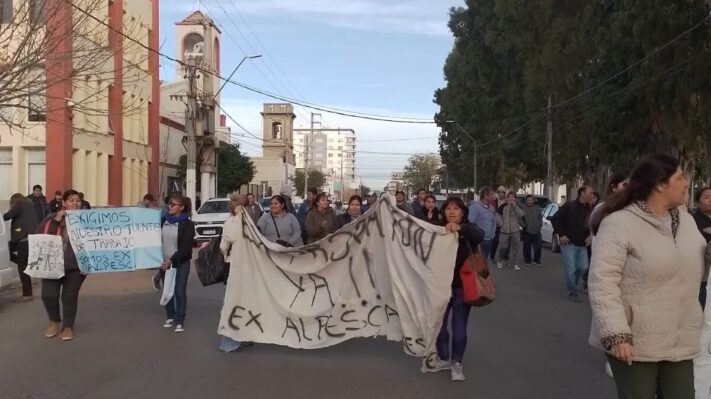 Ex trabajadores de Alpesca volvieron a movilizarse