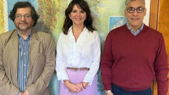 El Gobierno de Santa Cruz analizó la situación de la barcaza que conecta a Tierra del Fuego