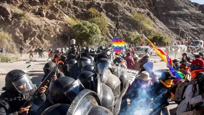 Protestas en Jujuy: manifestantes retuvieron a tres policías en uno de los piquetes