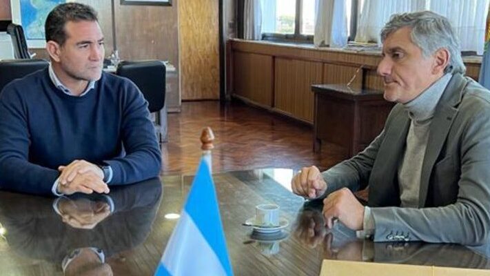 Enrique Calvo realiza gestiones en Buenos Aires por obras en los muelles