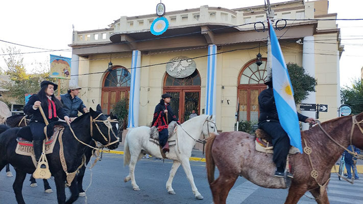Trelew conmemoró el 213° aniversario de la Revolución de Mayo
