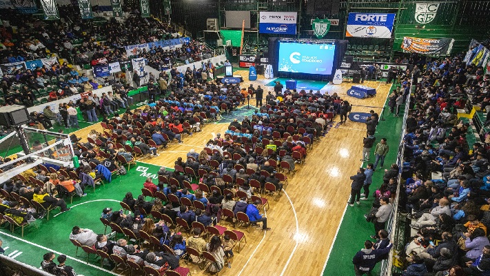 Macharashvili firmó convenios para fortalecer el deporte de Comodoro