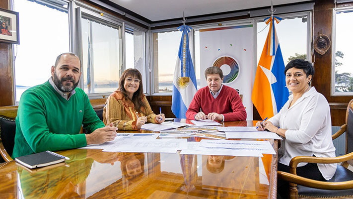 ESCUELAS TÉCNICAS, Gustavo Melella, licitación