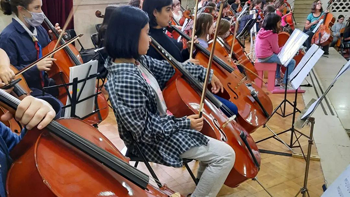 Concierto Ensamble de cellos en la Biblioteca Pedagógica