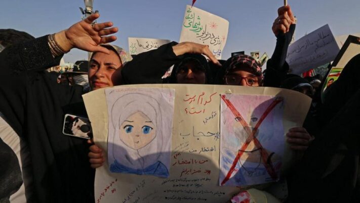 IRÁN, Mahsa Amini, mujeres, policía, represión