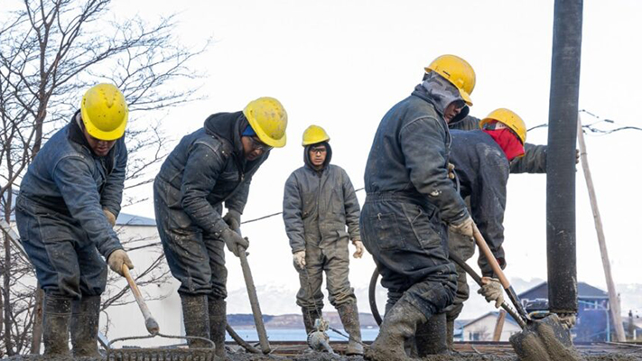 Alrededor de 300 trabajadores de la construcción en Tierra del Fuego recibirán el subsidio por la veda invernal