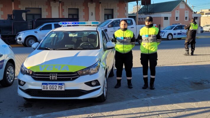 Provincia puso en funcionamiento nuevas cámaras de seguridad en la Terminal y entregó vehículos para la Policía y a la APSV