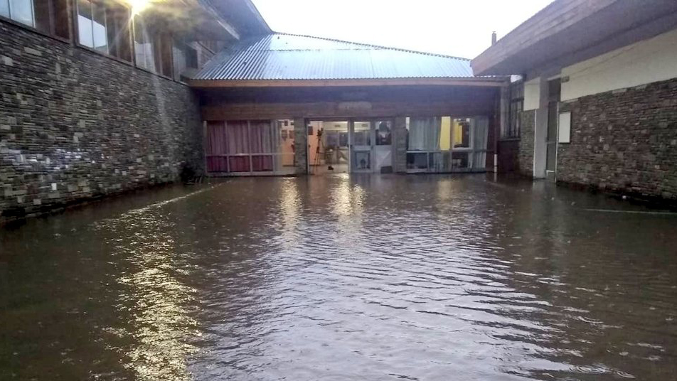 Intensa lluvia inunda las ciudades de Esquel y Trevelin