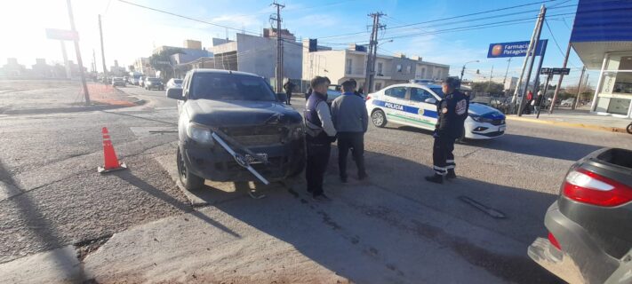 choque, esquina, Madryn, semáforo