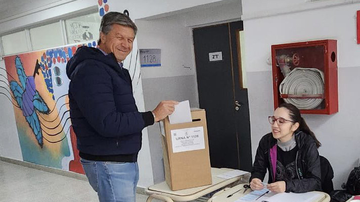 Gustavo Menna advierte una escasa participación en las urnas por la mañana