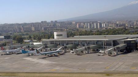 La erupción del Etna causa el cierre del aeropuerto de Catania