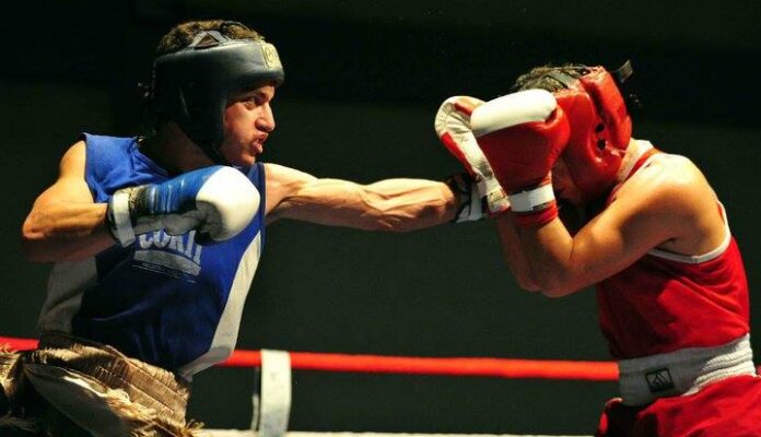 Viernes de boxeo en el Gimnasio Municipal de Esquel