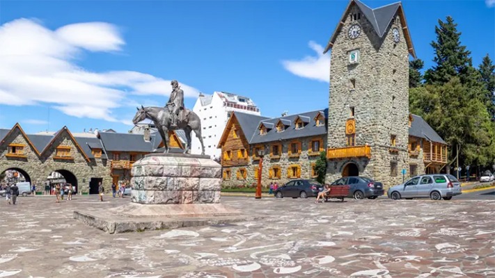 Pararon la reubicación de la estatua de Roca en Bariloche