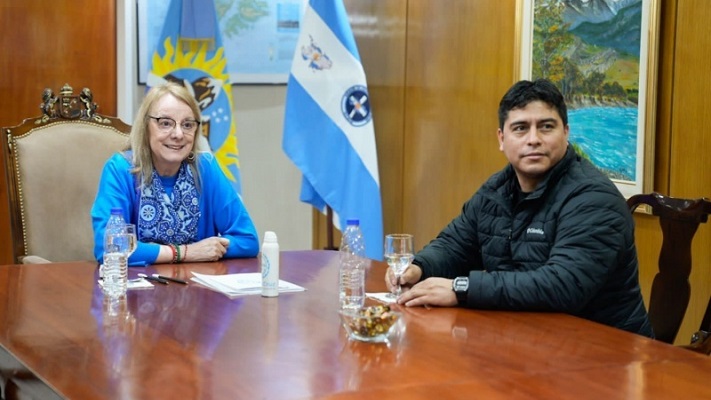 Alicia Kirchner recibió a Claudio Vidal en Casa de Gobierno