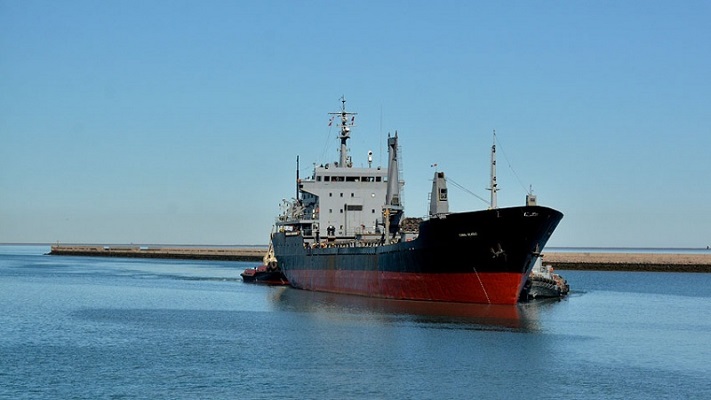 Los silos de Puerto Santa Cruz se preparan para recibir alimento para ganado