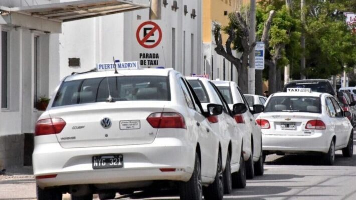 Taxistas de Madryn solicitaron aumentar sus tarifas un 50%