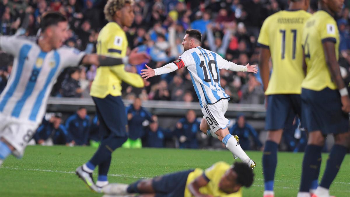 Argentina venció a Ecuador en el inicio de un nuevo camino