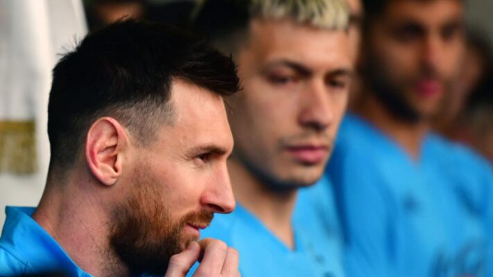 Gran recepción para el seleccionado argentino y Messi a su llegada a La Paz