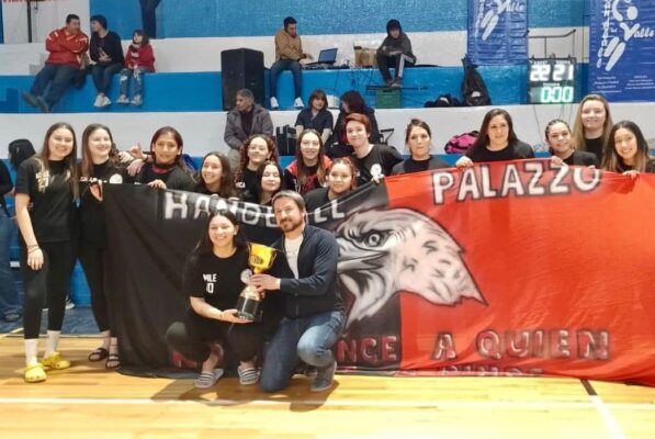 Palazzo y Cumehue, festejaron en el Provincial de Mayores B de Handball