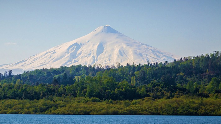 Ya está en color naranja el alerta por el volcán Villarrica de Chile