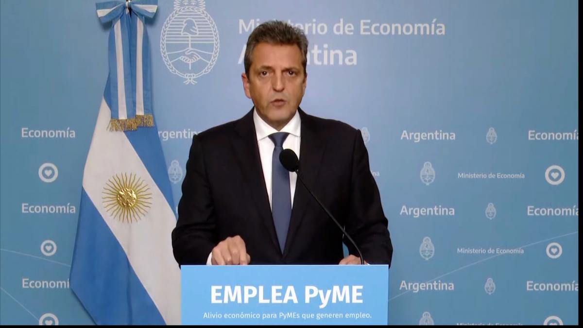 Massa anunció alivio económico a pymes que incorporen o regularicen trabajadores