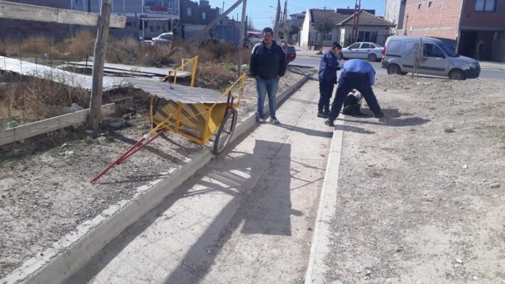 Intentó robar unas chapas y fue descubierto