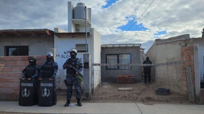 Policía de Madryn recupera moto robada