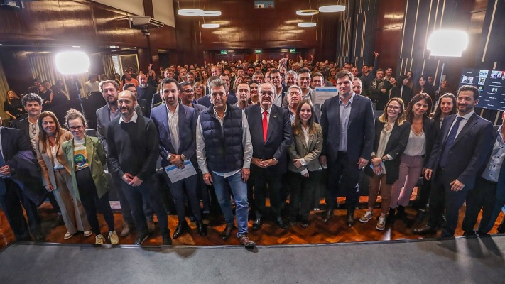 Massa anunció aportes para parques industriales, incluido el de Madryn