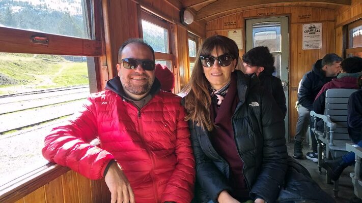 El gran momento turístico de Esquel: Nieve, tulipanes y un tren encantador