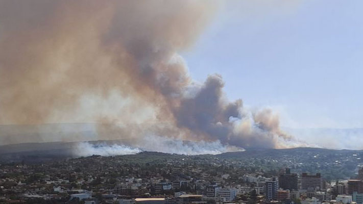 Incendios descontrolados en Córdoba: evacuaron a vecinos de Villa Carlos Paz