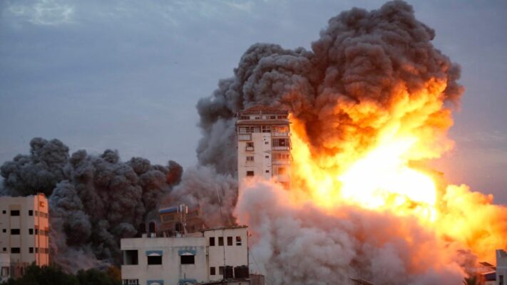 Al menos 140 personas murieron en la Franja de Gaza por nuevos bombardeos israelíes