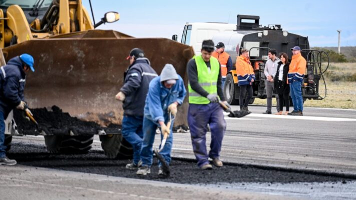 Continúa a buen ritmo la obra de optimización de la pista de aterrizaje del Aeropuerto “El Tehuelche”