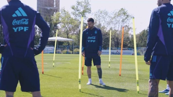 Con Messi en cancha, la selección entrenó pensando en Perú