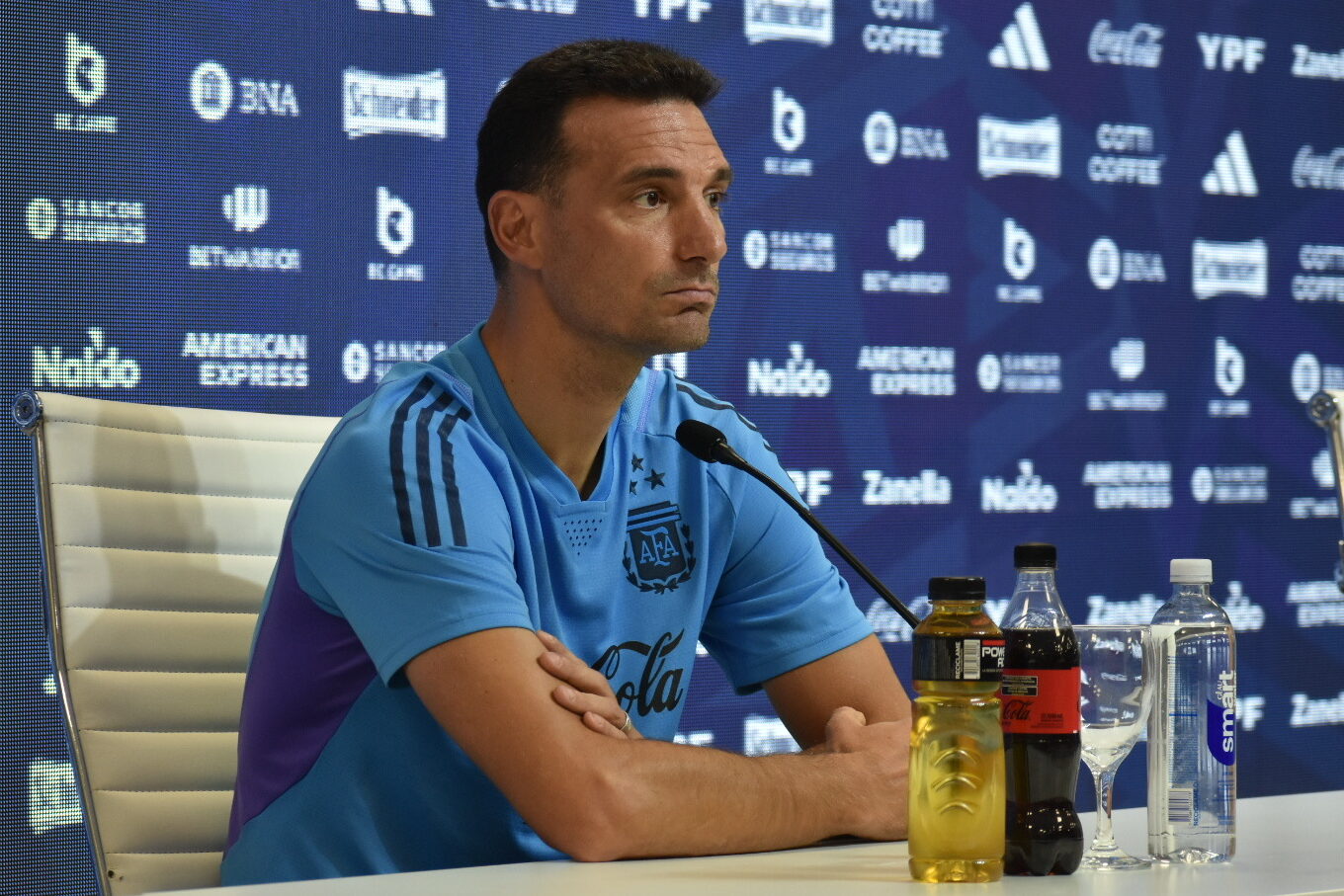 En conferencia de prensa, Scaloni dijo que «Messi está bien»